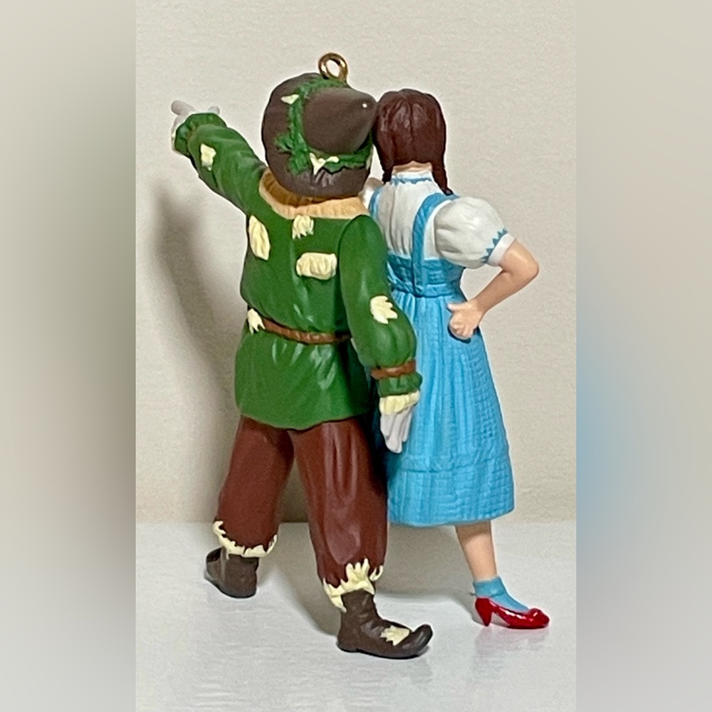 Hallmark Ornaments “Dorothy and Scarecrow” Wizard of Oz Ornament - Picture 3 of 9